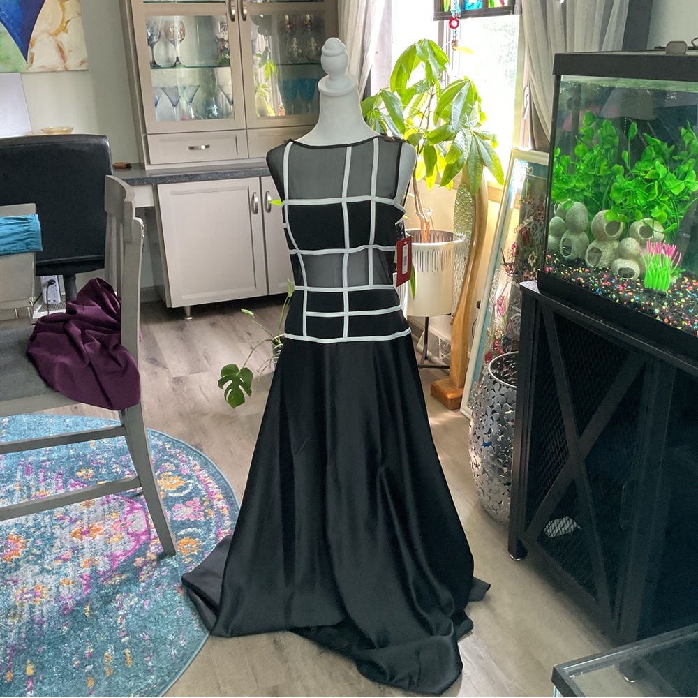 JS Collections Black and White Grid Dress - Picture 2 of 7